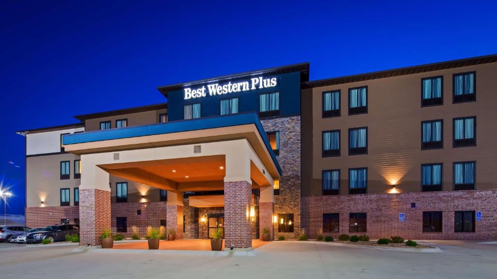 Best Western Plus Lincoln Inn & Suites Main image 1